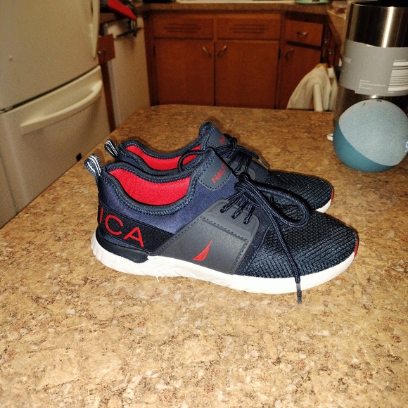 NAUTICA navy blue gym shoe size 3 - Picture 4 of 8